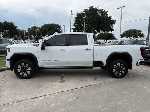 Used 2024 GMC Sierra 2500 Denali w/ Denali Reserve Package AWD/4WD image 8