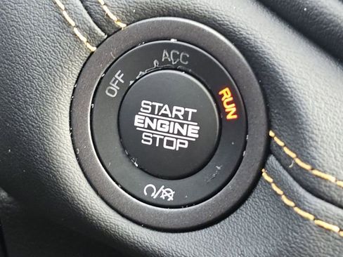 Used 2022 Dodge Durango R/T w/ Quick Order Package 22F image 17