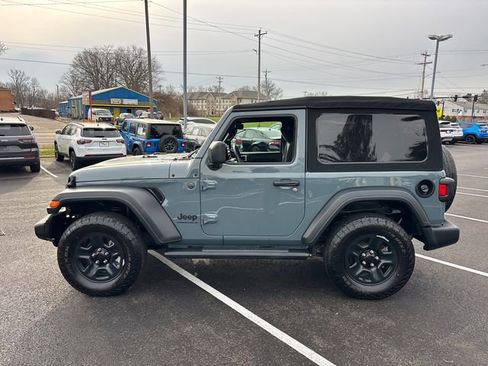 Used 2024 Jeep Wrangler Sport image 3