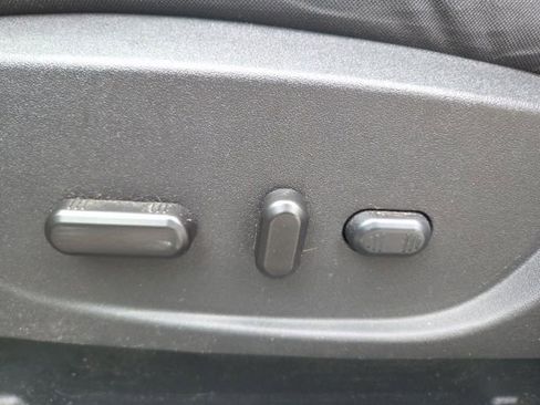 Used 2017 Ford Escape SE image 16