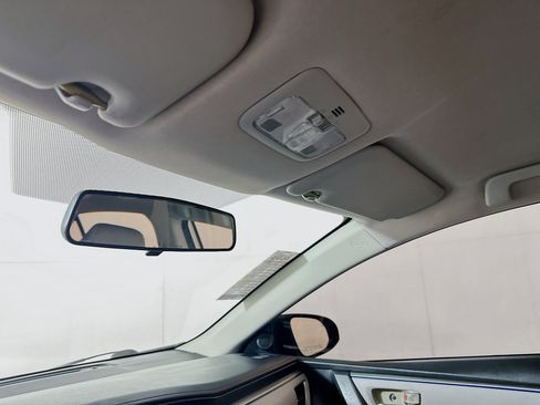 Used 2014 Toyota Corolla LE FWD image 18