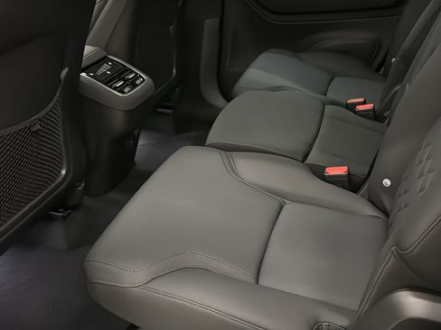 Used 2025 Volvo XC90 B6 Plus image 27