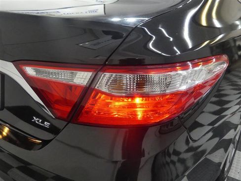 Used 2016 Toyota Camry XLE FWD image 16