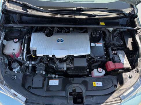 Used 2017 Toyota Prius Three Touring w/ Carpet Mat Package image 20