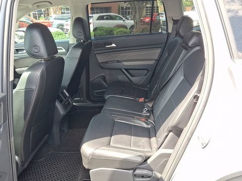 Used 2022 Volkswagen Atlas SE w/ Black Wheel Package FWD image 8