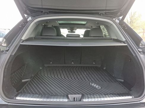 Certified 2025 Audi Q5 Prestige image 29