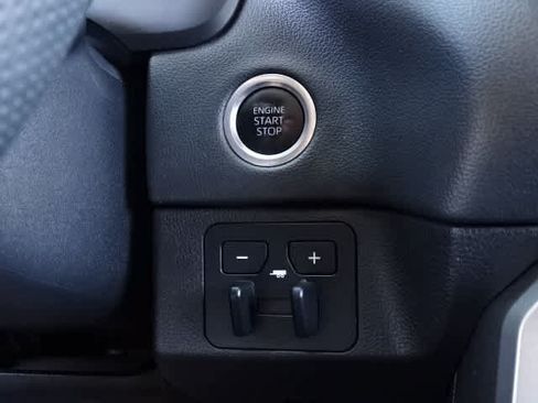 Used 2023 Toyota Tundra Limited AWD/4WD image 30