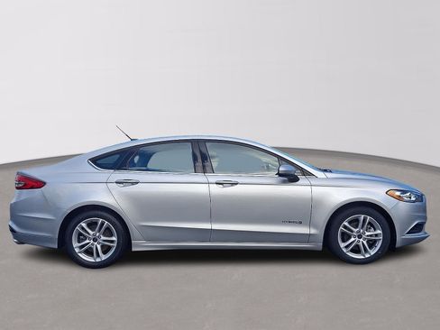 Used 2018 Ford Fusion S image 7