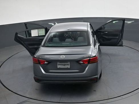 Used 2024 Nissan Altima 2.5 SV FWD image 40