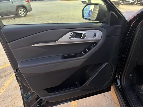 New 2026 Ford Explorer Active AWD/4WD image 9