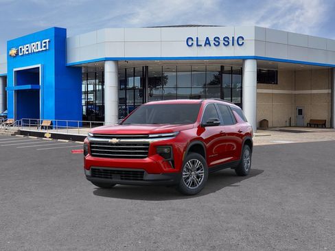 New 2026 Chevrolet Traverse LT image 8