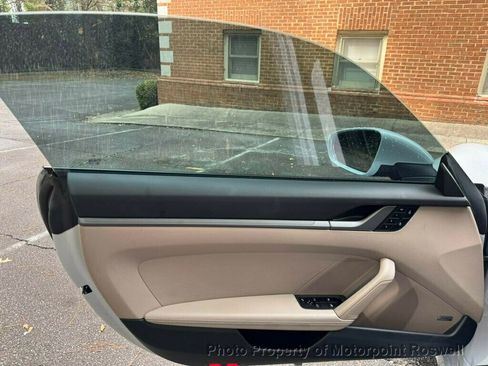 Used 2025 Porsche 911 Carrera image 18