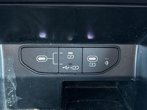 Certified 2025 Kia Sorento S image 31