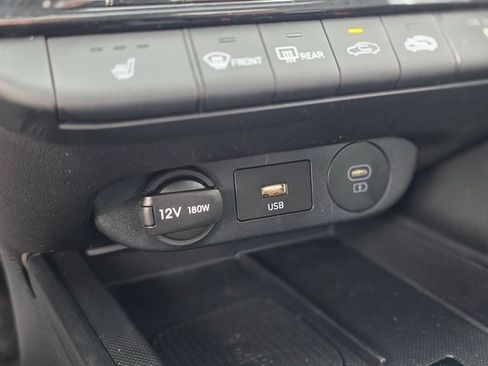 Certified 2025 Hyundai Elantra Limited image 28