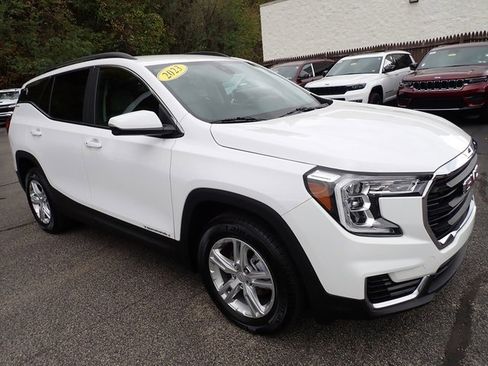 Used 2023 GMC Terrain SLE w/ Driver Convenience Package image 9