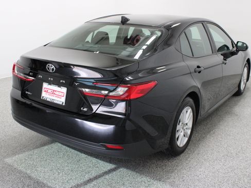 Used 2025 Toyota Camry LE FWD image 7