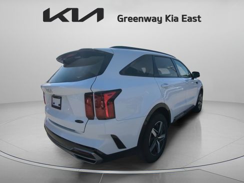 Certified 2023 Kia Sorento S w/ Panoramic Sunroof Package FWD image 8