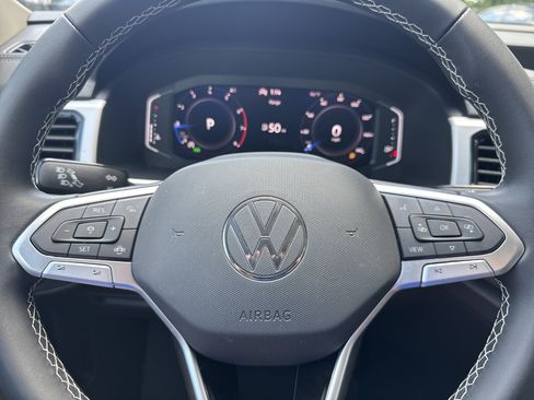 Certified 2023 Volkswagen Atlas SE w/ Panoramic Sunroof Package FWD image 10