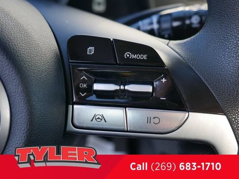 Used 2022 Hyundai Elantra SEL FWD image 24