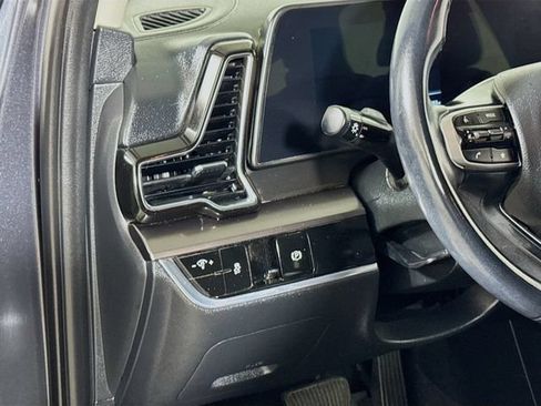 Used 2024 Kia Sportage EX FWD image 8