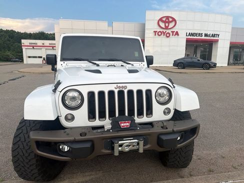 Used 2017 Jeep Wrangler Unlimited Sahara AWD/4WD image 18