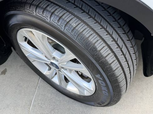 Used 2019 Ford Escape SE AWD/4WD image 15