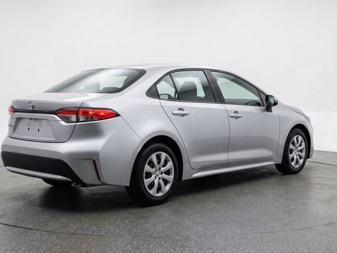 Used 2025 Toyota Corolla LE FWD image 9