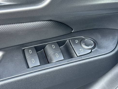 Used 2026 Chevrolet Equinox EV LT w/ Comfort Package image 13