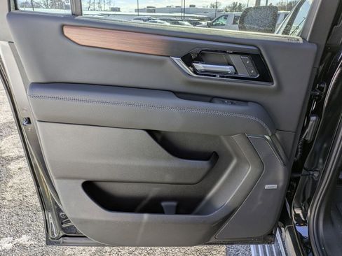 New 2026 GMC Yukon XL Denali w/ Sun & Power Step Package image 29