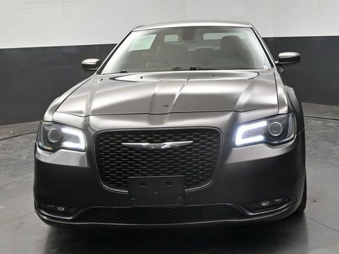 Used 2019 Chrysler 300 S image 3