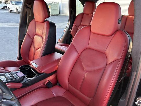 Used 2016 Porsche Cayenne GTS AWD/4WD image 25