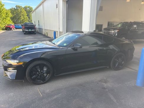 Used 2022 Ford Mustang GT Premium w/ Equipment Group 401A image 2