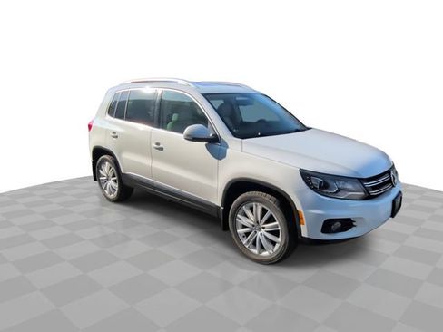 Used 2016 Volkswagen Tiguan SEL image 2