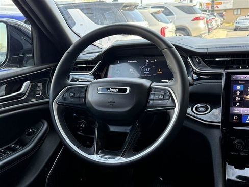 Used 2022 Jeep Grand Cherokee Trailhawk AWD/4WD image 40