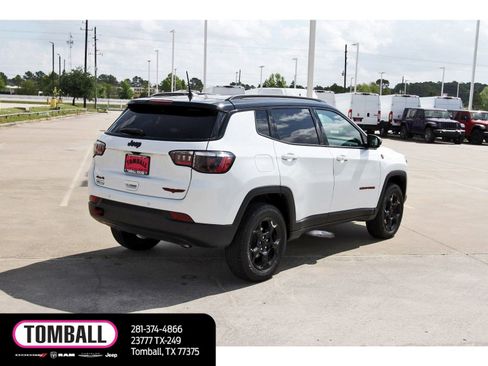 Used 2024 Jeep Compass Trailhawk image 7