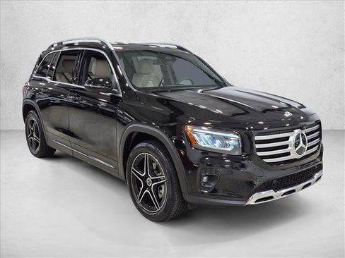 Used 2026 Mercedes-Benz GLB 250 image 3