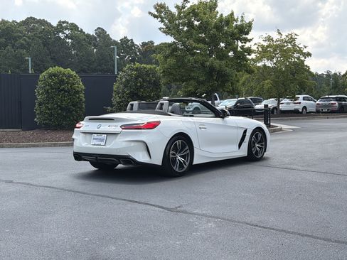 Used 2022 BMW Z4 M40i RWD image 3