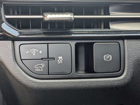 Used 2026 Kia Sportage EX FWD image 24