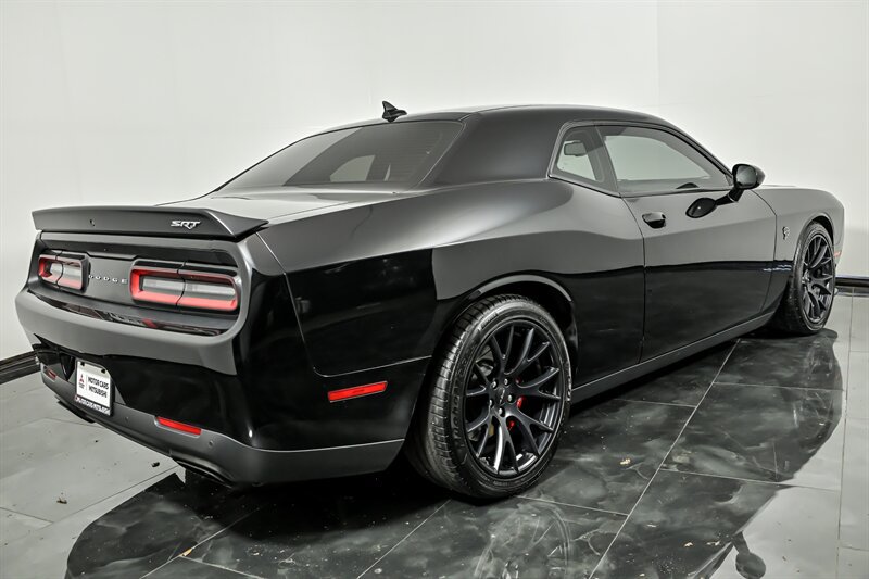 Used 2016 Dodge Challenger SRT Hellcat RWD image 9