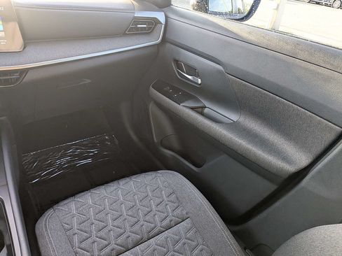 Used 2025 Nissan Kicks SV FWD image 17