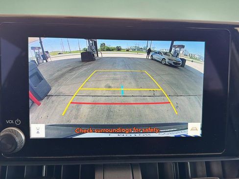 Used 2025 Toyota RAV4 XLE AWD/4WD image 21