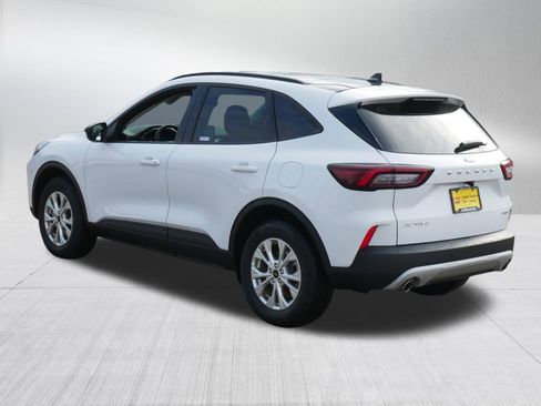 Used 2025 Ford Escape Active w/ Active Premium Tech Pack image 5