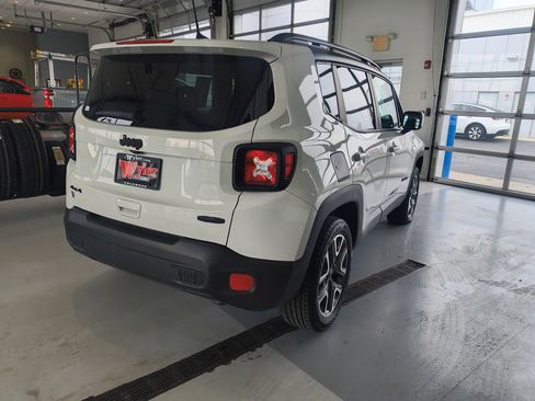 Used 2018 Jeep Renegade Latitude w/ Cold Weather Group image 5