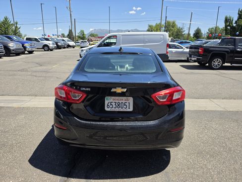 Used 2017 Chevrolet Cruze LS FWD image 6
