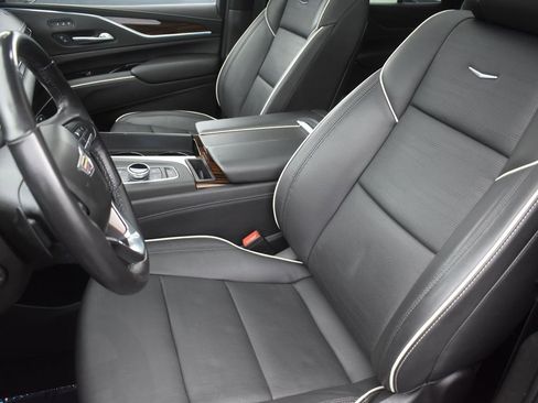 Used 2021 Cadillac Escalade Premium Luxury w/ LPO, Illumination Package image 13