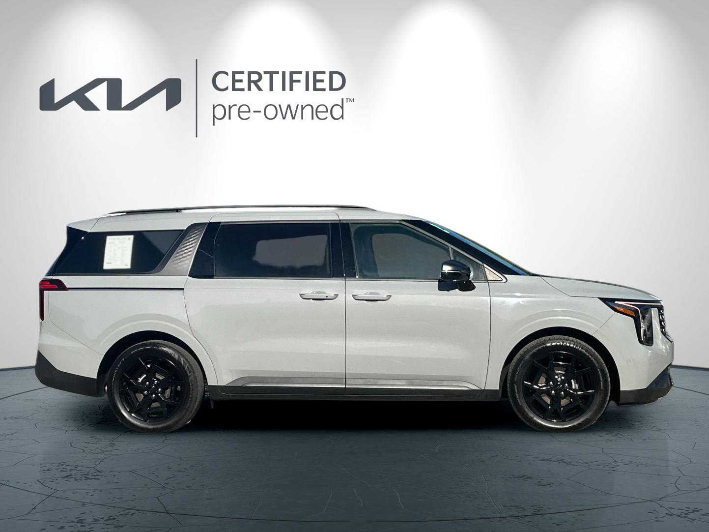 Certified 2025 Kia Carnival SX Prestige FWD image 3