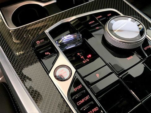 Used 2024 BMW X7 M60i w/ Executive Package image 17