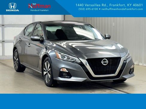 Used 2019 Nissan Altima 2.5 SV image 1