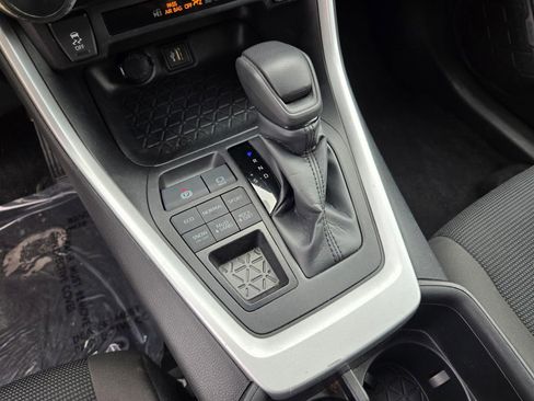 Used 2024 Toyota RAV4 LE image 17