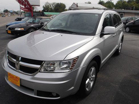 Used 2010 Dodge Journey SXT w/ Flexible Seating Group image 5